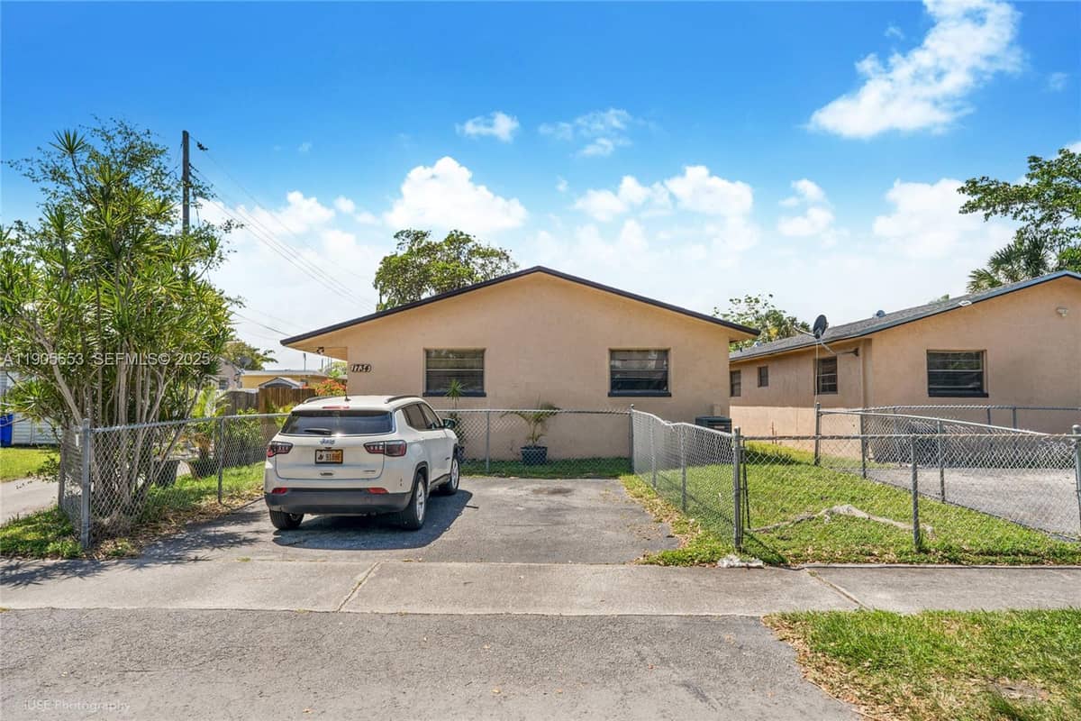 1734 16th Court, Hollywood