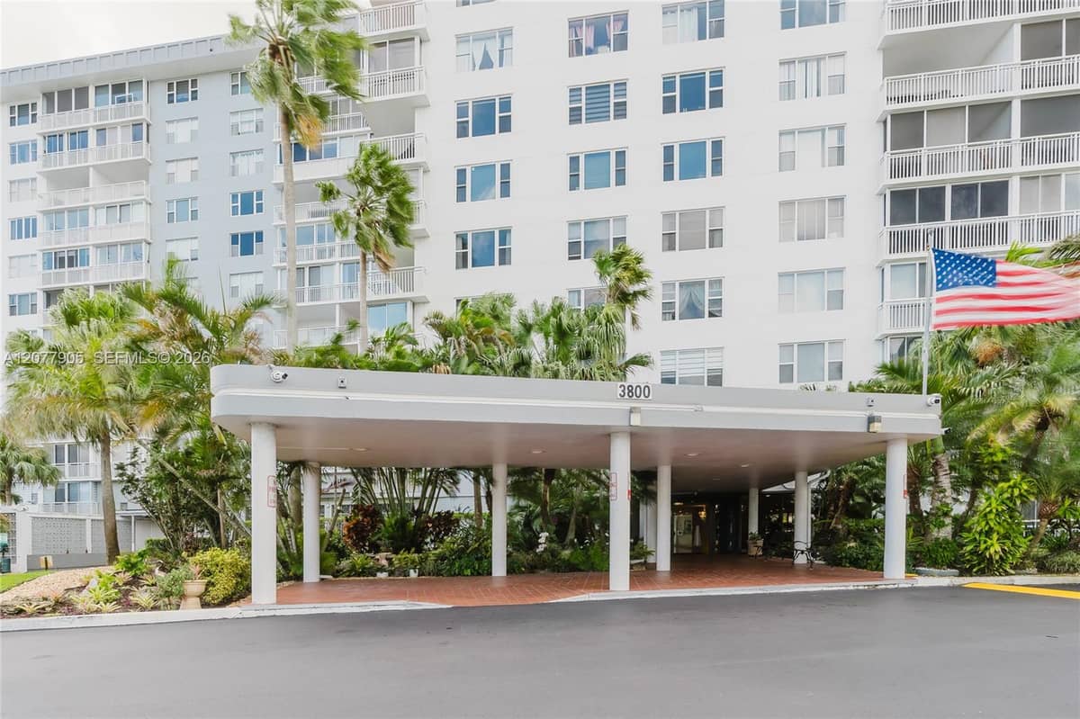 3800 Hillcrest Drive #412, Hollywood